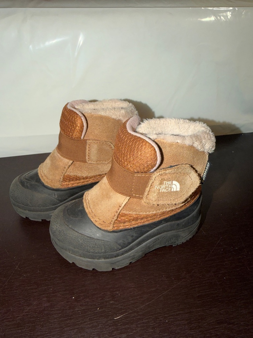 The North Face Toddler Alpenglow II waterproof insulated winter boots- size 6